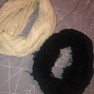 2 infinity scarves